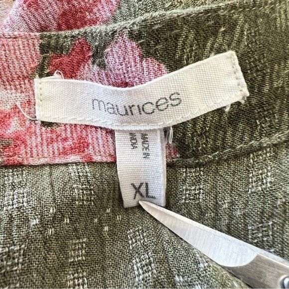 Maurices Womens Green and Pink Floral Short Sleeve Blouse Size XL - Picture 4 of 5